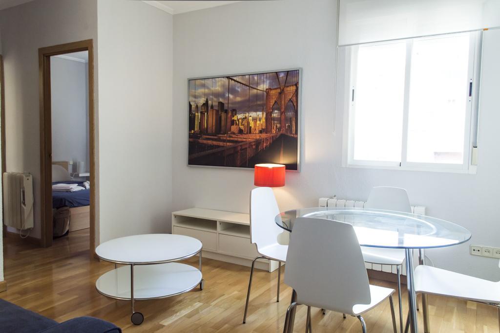 For You Rentals Reina Sofia Apartment Temporal Df21 マドリード エクステリア 写真