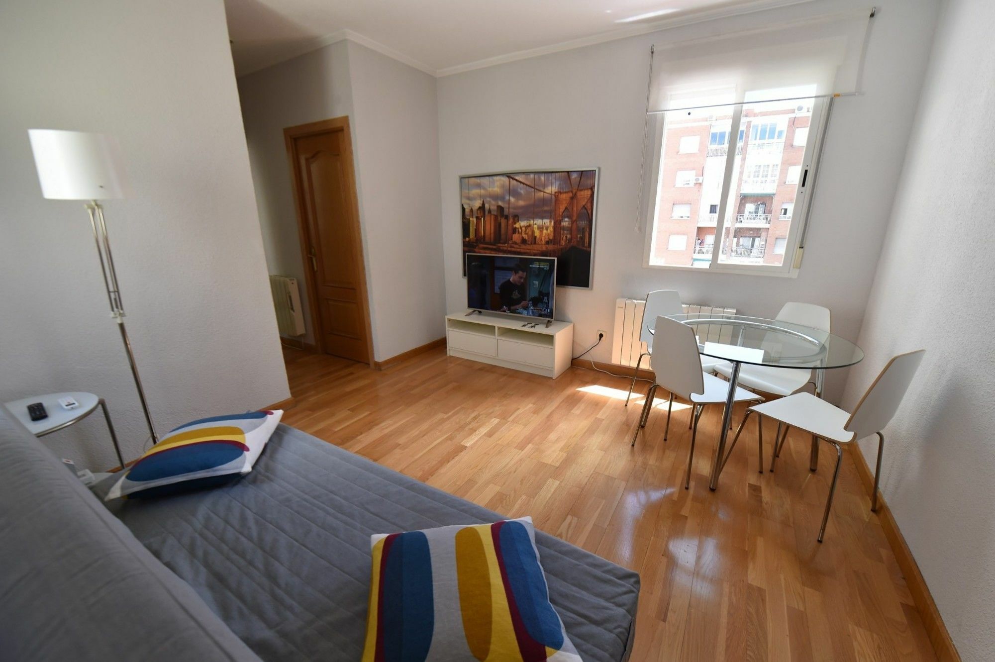 For You Rentals Reina Sofia Apartment Temporal Df21 マドリード エクステリア 写真