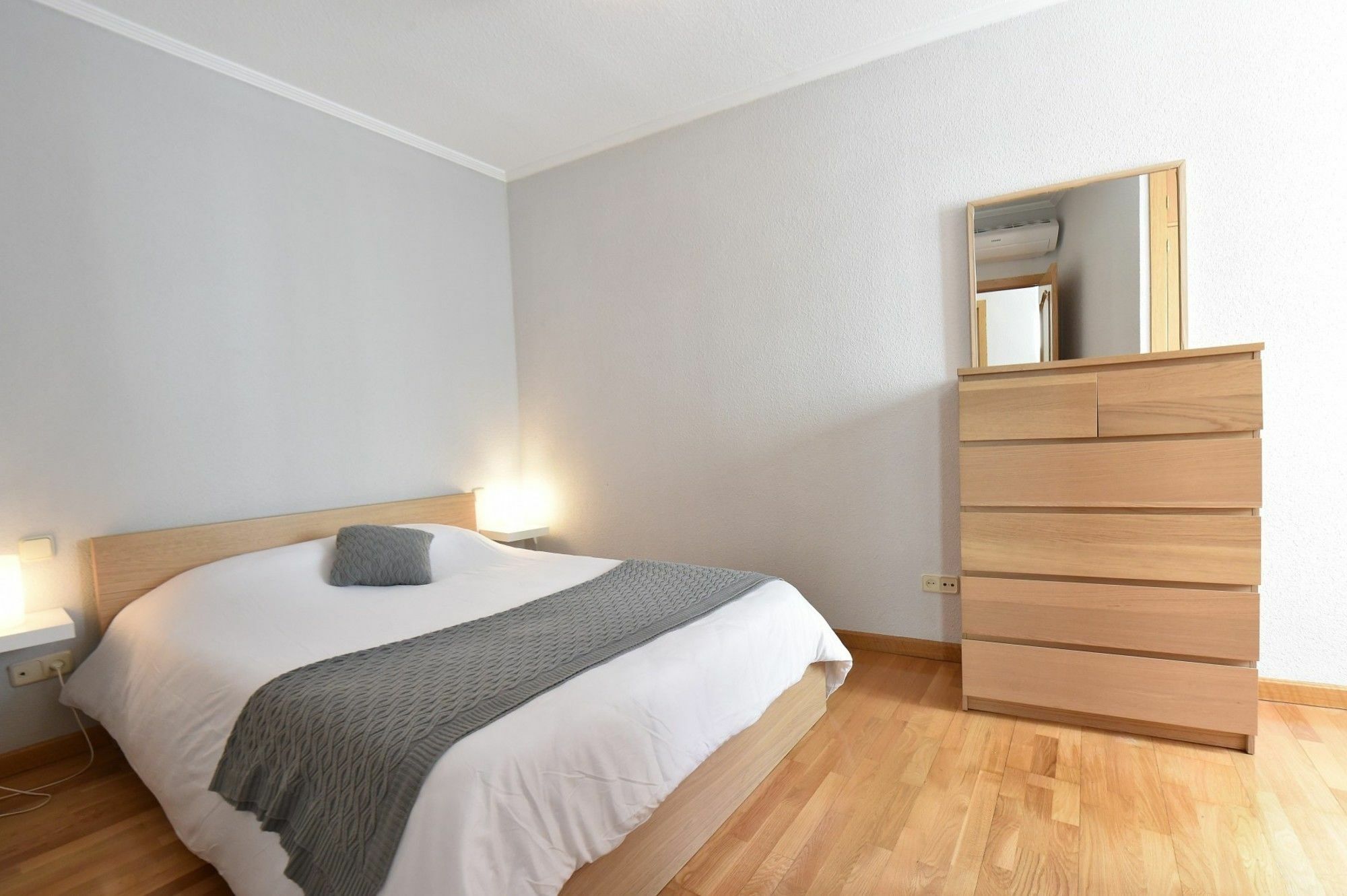 For You Rentals Reina Sofia Apartment Temporal Df21 マドリード エクステリア 写真